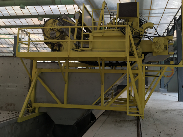 高效智能翻拋機(jī)